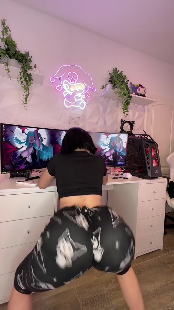 Demon Mika big ass jiggle