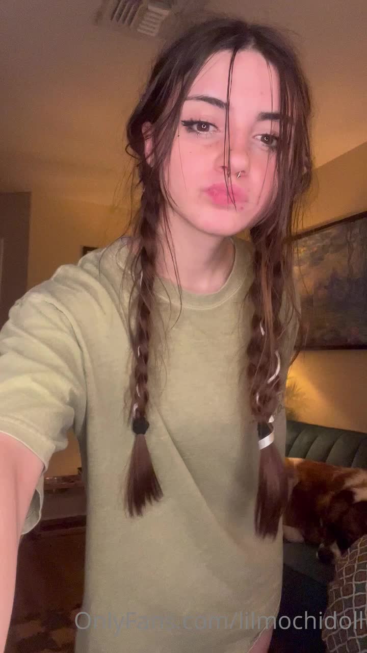 lilmochidoll – onlyfans teen model