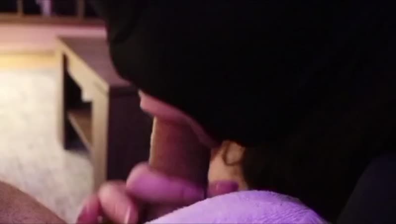 Blowjob on first date