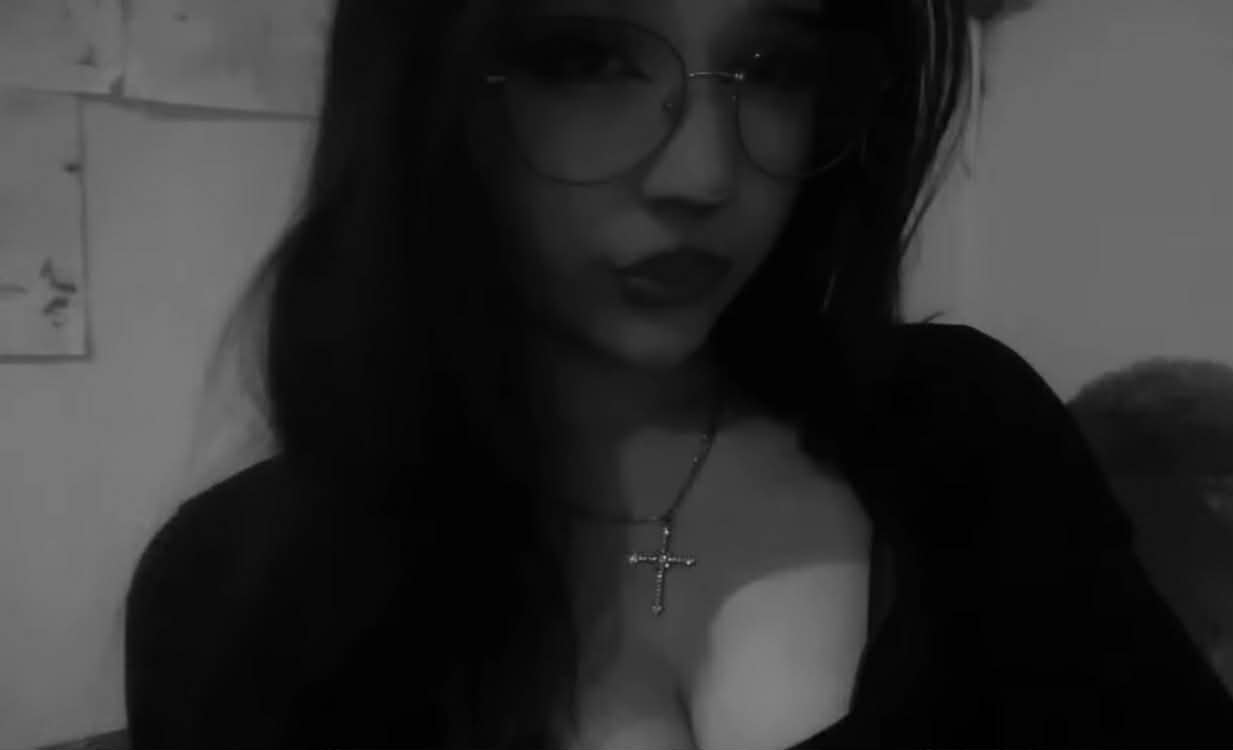 You want to cum on my glasses?
