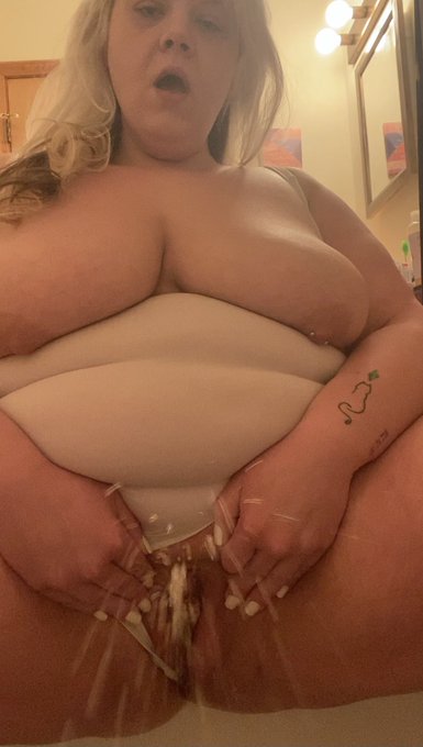 BBW squirt shower orgasm