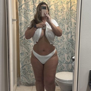 Just your average wife ❤️💙